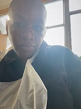 Snapshot of Ozimpho chatting on May 22, 11:52 am Ozimpho online show from May 22, 11:52 am