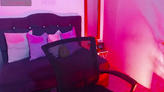 SamantaSweett  online show from November 26, 1:00 pm