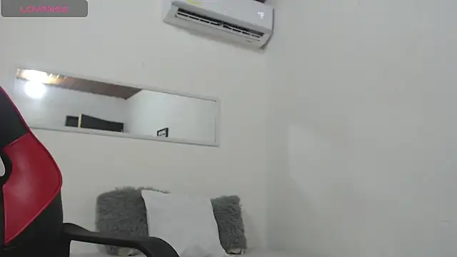 Snapshot of SamantaSweett_ chatting on June 5, 8:58 pm SamantaSweett online show from June 5, 8:58 pm