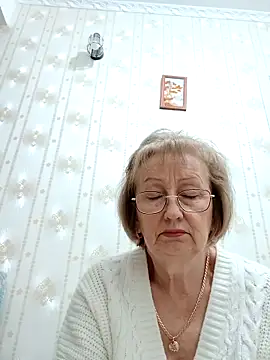 AlikaSwan5821 online show from December 4, 8:19 pm