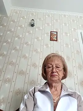 AlikaSwan5821 online show from October 2, 1:03 pm