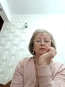 AlikaSwan5821 online show from October 19, 2:09 pm