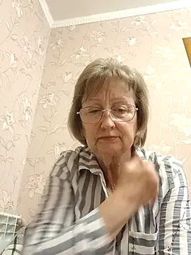 Snapshot of AlikaSwan5821 chatting on May 9, 1:25 pm AlikaSwan5821 online show from May 9, 1:25 pm