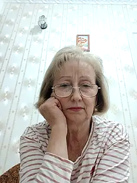 AlikaSwan5821 online show from November 6, 7:29 pm