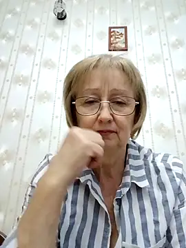 AlikaSwan5821 online show from November 8, 1:58 pm