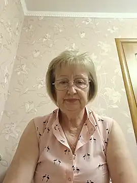 Snapshot of AlikaSwan5821 chatting on June 18, 12:54 pm AlikaSwan5821 online show from June 18, 12:54 pm
