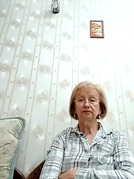 AlikaSwan5821 online show from October 1, 7:07 pm