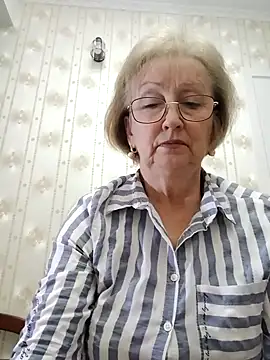 AlikaSwan5821 online show from November 19, 8:20 pm