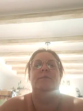 Snapshot of Misspapillon1840 chatting on September 18, 9:12 am Misspapillon1840 online show from September 18, 9:12 am