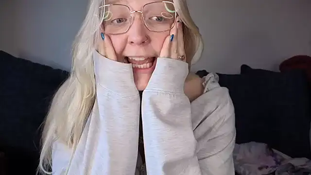 Daisyxoxo  online show from November 2, 10:09 am