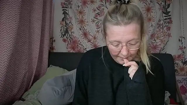 Daisyxoxo  online show from December 5, 9:41 am