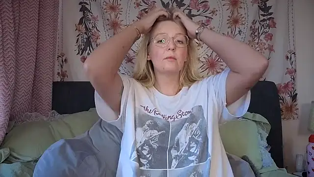 Daisyxoxo  online show from November 13, 9:46 am