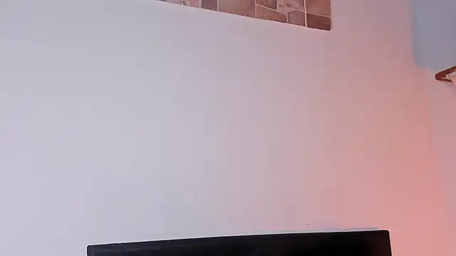 Snapshot of max_valiant1 chatting on September 14, 11:43 am max valiant1 online show from September 14, 11:43 am