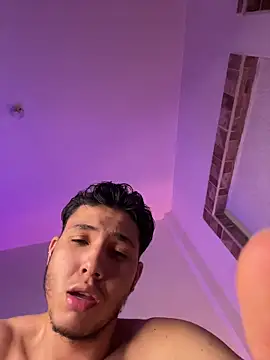 Snapshot of max_valiant1 chatting on November 17, 7:18 pm max valiant1 online show from November 17, 7:18 pm