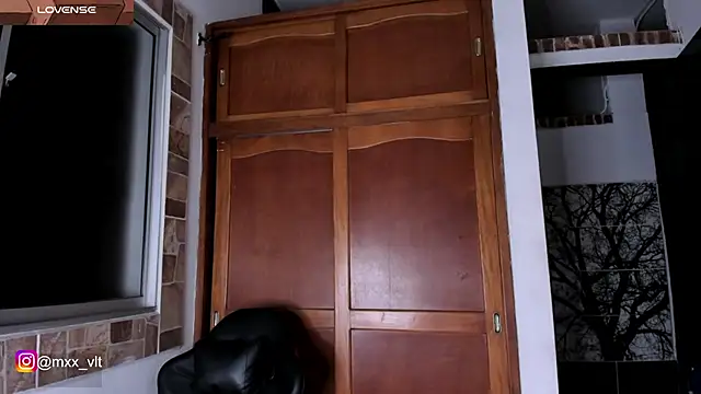 Snapshot of max_valiant1 chatting on November 28, 5:07 am max valiant1 online show from November 28, 5:07 am