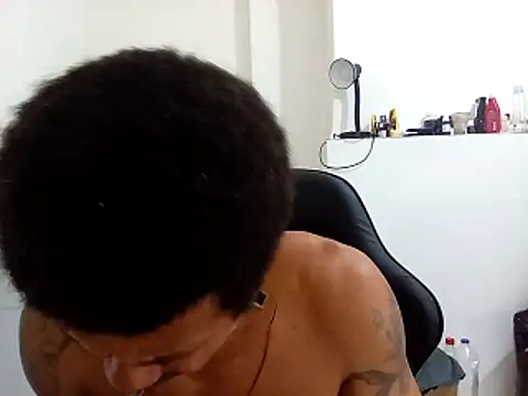 moreno25centimetro online show from November 12, 5:28 pm