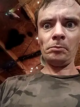 RichardW online show from May 7, 1:32 am