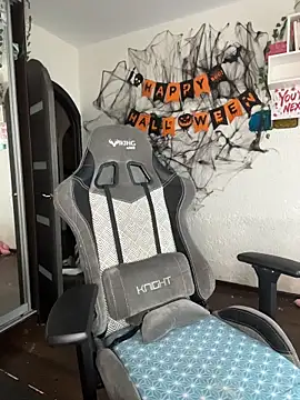 MikssMolly online show from November 27, 6:47 am