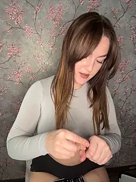 Snapshot of MikssMolly chatting on February 9, 9:29 am MikssMolly online show from February 9, 9:29 am