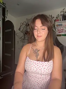 MikssMolly online show from December 5, 7:07 am