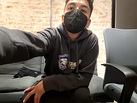 Molly Erik online show from October 5, 5:31 am