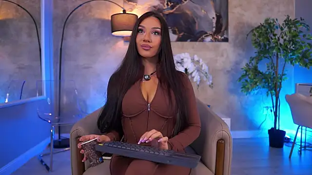 NinaSolenne online show from May 18, 9:03 am