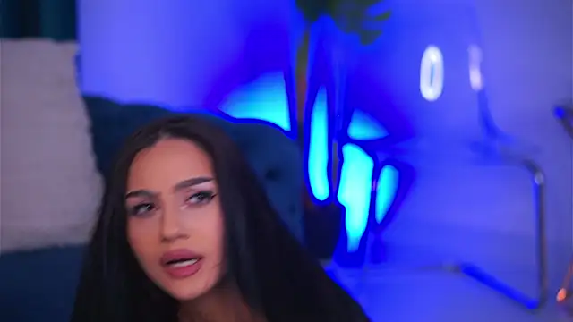 NinaSolenne online show from December 19, 8:33 pm