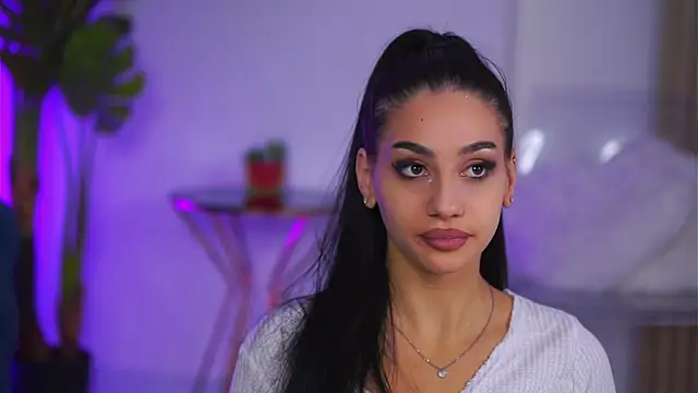 NinaSolenne online show from December 3, 7:57 pm