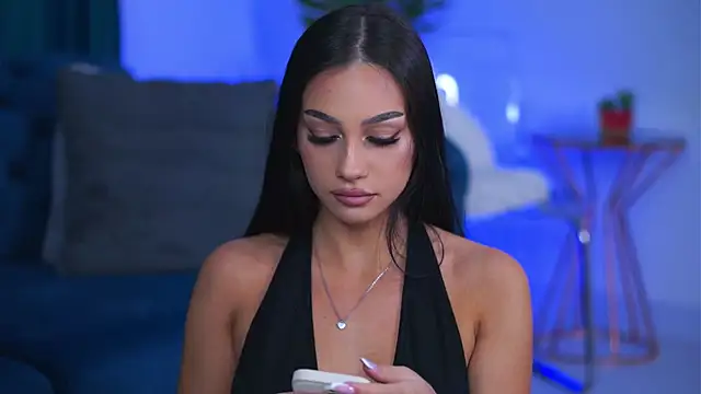 NinaSolenne online show from February 10, 8:30 pm