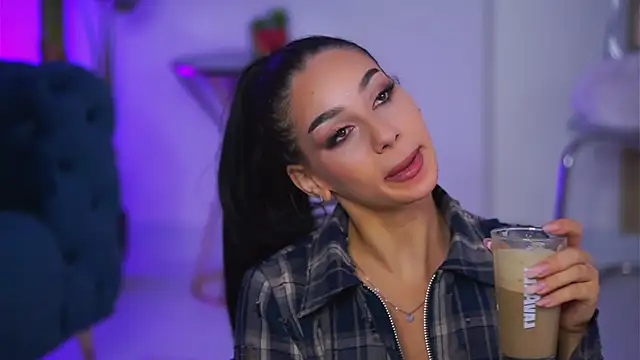 NinaSolenne online show from November 29, 7:47 pm