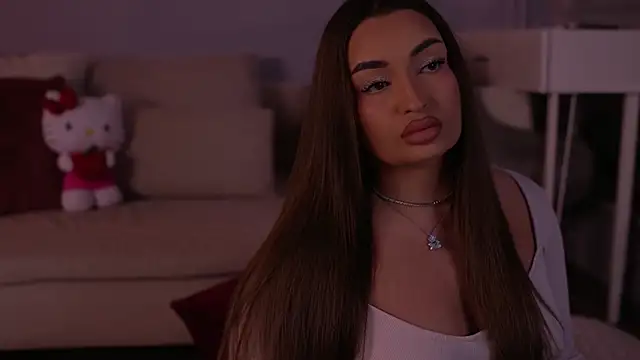 MillaSerene online show from April 13, 5:33 am