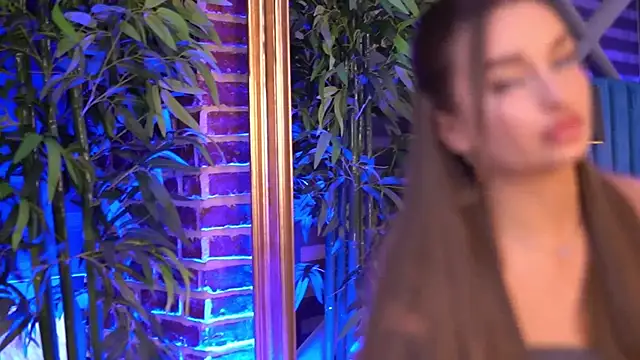 MillaSerene online show from December 1, 6:36 am