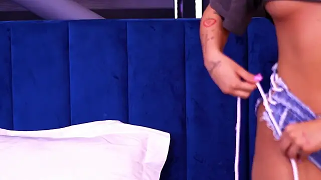 MillaSerene online show from October 23, 4:55 am