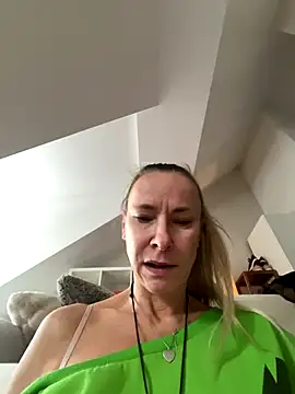 blondi2077 online show from November 10, 8:08 am