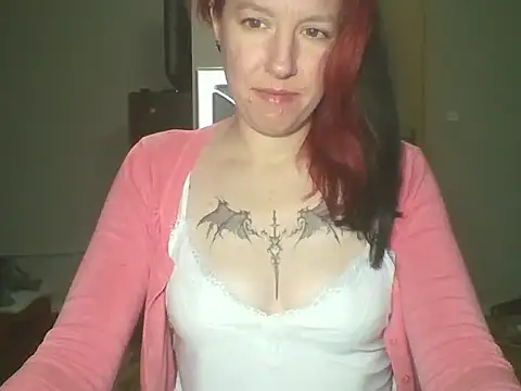 Snapshot of JudyFetish chatting on October 6, 6:14 am JudyFetish online show from October 6, 6:14 am