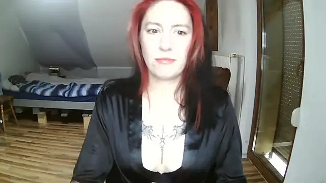 Snapshot of JudyFetish chatting on October 14, 6:14 am JudyFetish online show from October 14, 6:14 am