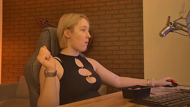 CinBellamy online show from February 15, 4:46 am