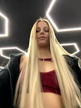 FavoriteKira online show from January 15, 4:10 pm