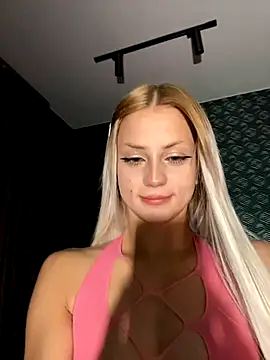 FavoriteKira online show from October 19, 3:37 pm