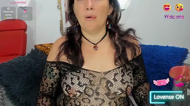 naughty milf esmeralda online show from April 26, 2:42 am