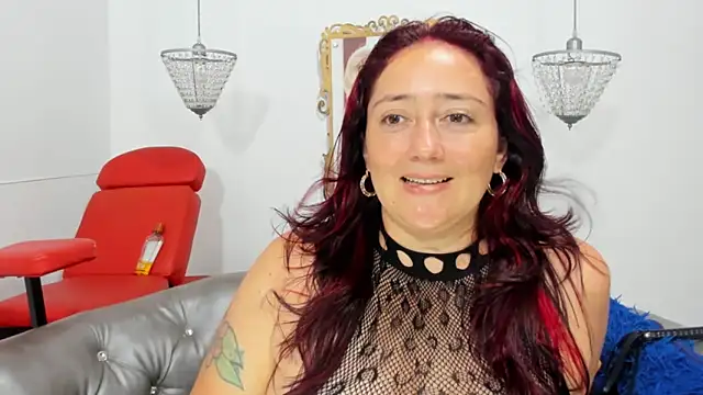 naughty milf esmeralda online show from May 15, 2:37 pm