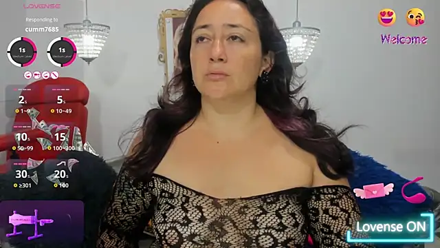 naughty milf esmeralda online show from April 18, 2:36 am