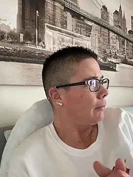 voluptuous-minx online show from December 4, 12:15 pm