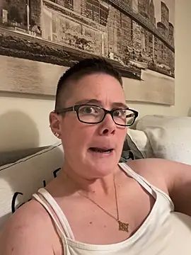 Snapshot of voluptuous-minx chatting on December 16, 4:55 pm voluptuous-minx online show from December 16, 4:55 pm