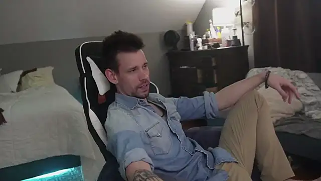 Snapshot of RomanPleaser chatting on December 20, 10:40 am RomanPleaser online show from December 20, 10:40 am