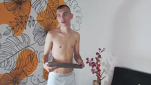 RowanCley online show from October 30, 12:25 pm