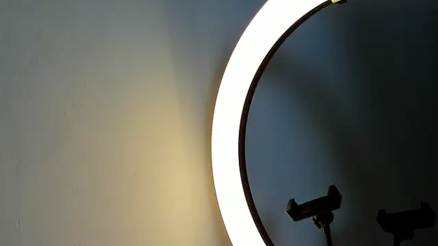 RowanCley online show from December 3, 12:37 pm