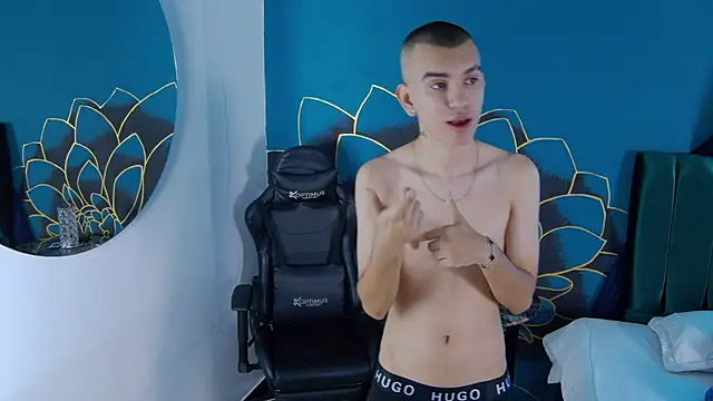 RowanCley online show from October 27, 12:28 pm