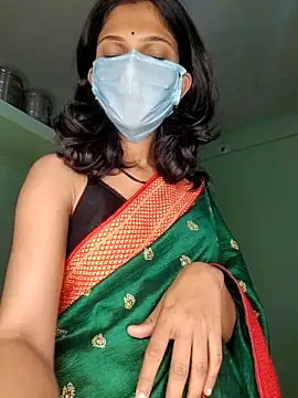 Shivani2002 online show from February 21, 5:15 pm