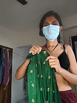 Shivani2002 online show from April 18, 8:16 am